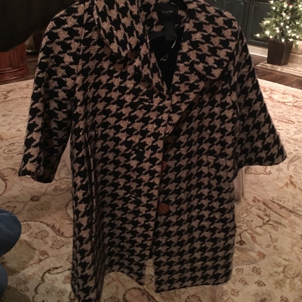 Boutique houndstooth coat with 3/4 length sleeves
